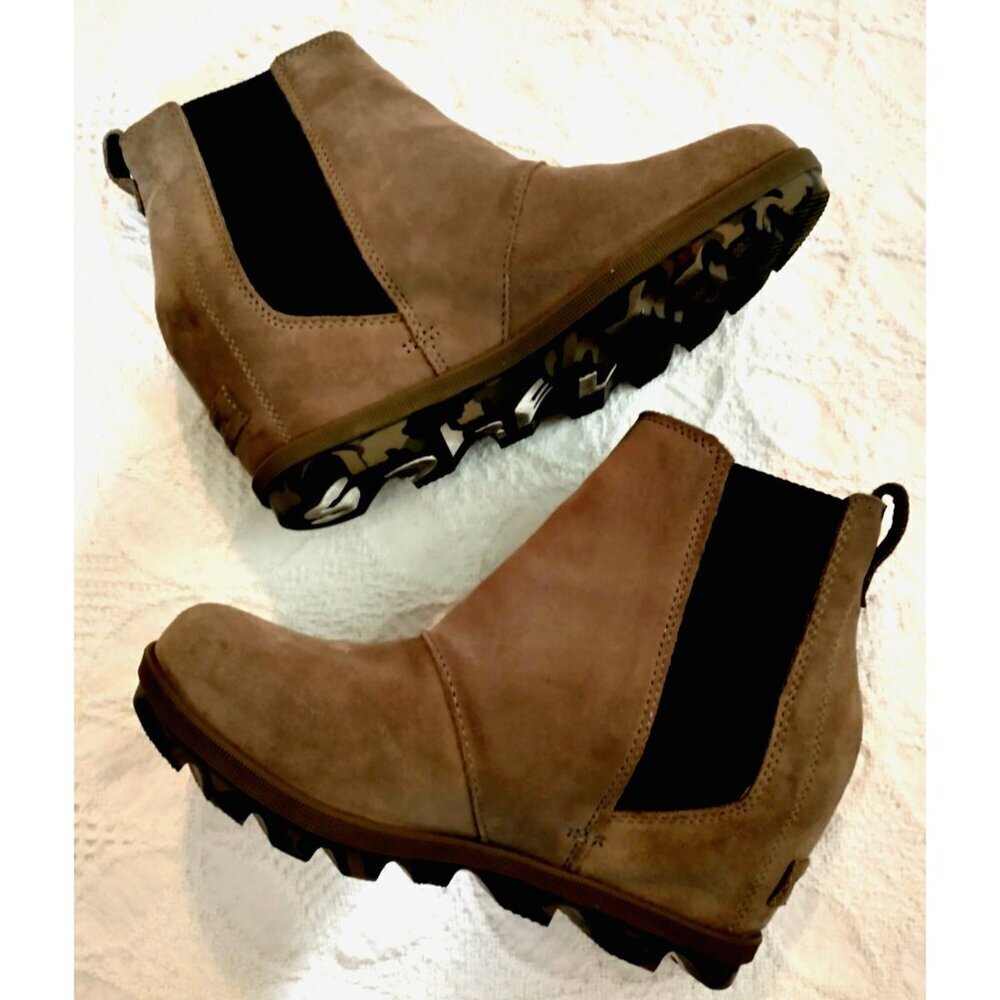 Sorel Joan Of Artic Wedge II Chelsea Leather Waterproof Ankle Boot Sage - 7.5M